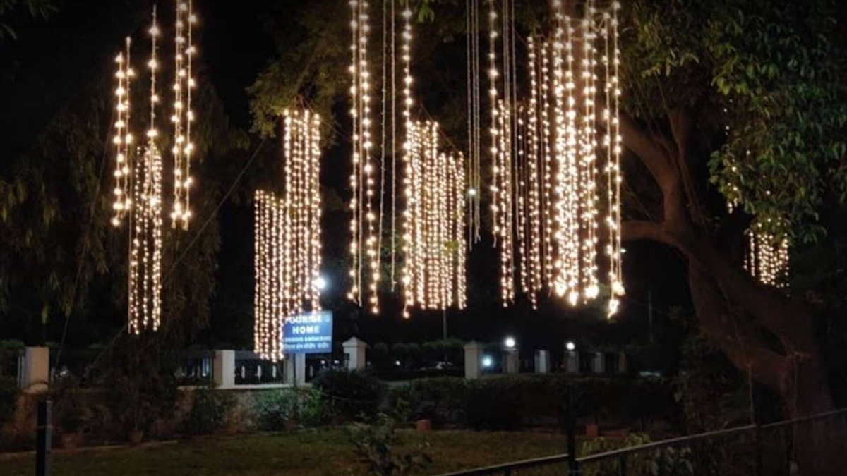 Daulatabad Hotel | Tourists Home