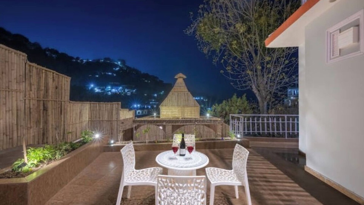 Dharampur Villa | Tourist Villa | Lounge | Snooker | Meals | Valley View | Kasauli Hills