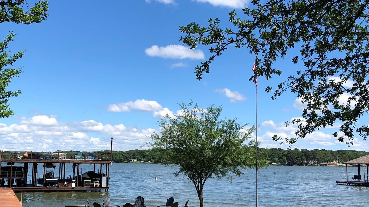 Enchanted Oaks House | Tournament Quiet Retreat ❤, Private Boat Ramp Fisherman's Paradise. Deep water