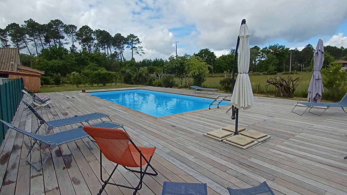 Prechac House | TOUT CONFORT, JARIDN 1.5hectar cloturé, PISCINE et TENNIS PRIVÉ, Parking, CALME