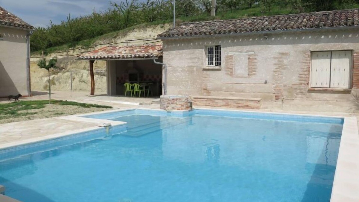 L'Honor-de-Cos House | Touzy by Interhome
