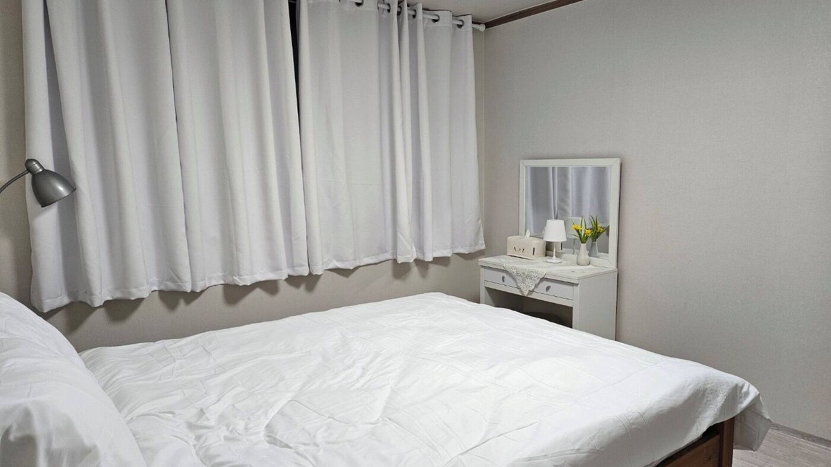 Pyeongtaek House | TOV 안정리게이트옆, 2층 조용한 주택가, long-term, 방3(Q,Q,SS)