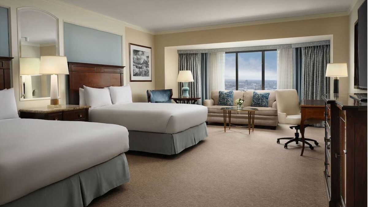 Downtown Salt Lake City Hotel | Tower 2 Queens, Little America Hotel, Heated Pool, Restaurant, Close to Downtown