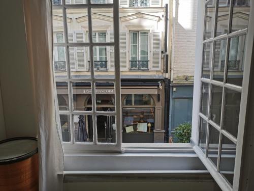 Garches Apartment | Tower eiffel Magnificent apartment center Paris