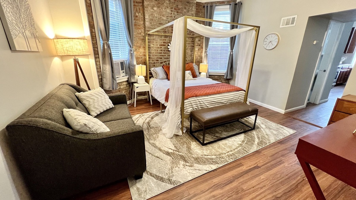 Tower Grove East Apartment | Tower Grove Studio - Fenced Yard, W/D, Pet-Friendly - 4 Mi to Downtown