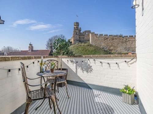 Lincoln Apartment | Tower View - Uk48126