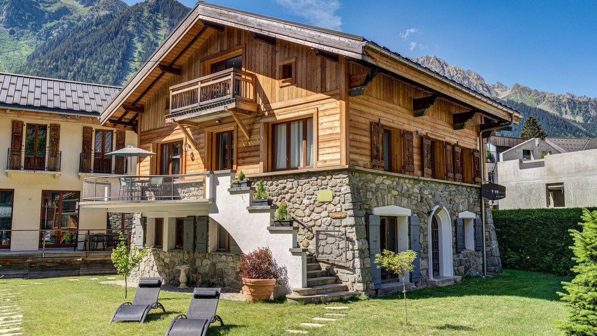 Chamonix City Centre Apartment | Town center at the foot of the Aiguille du Midi, two apartments, Mont Blanc view