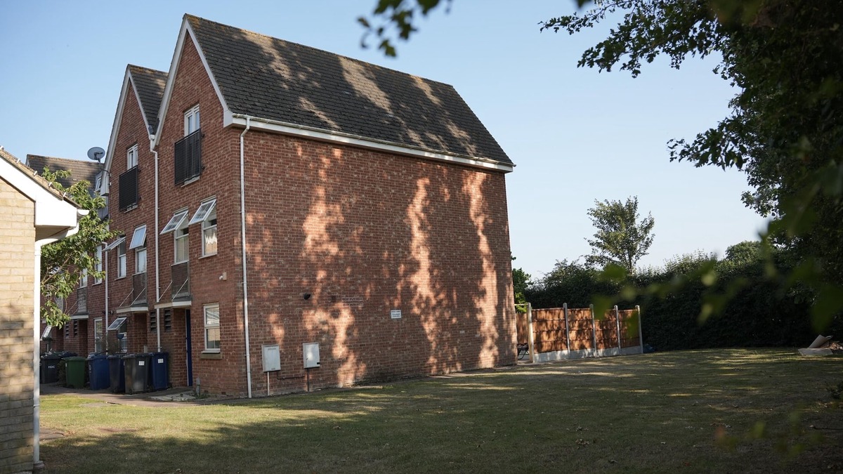 Eaton Socon House | Town Centre spacious 4 bed town house