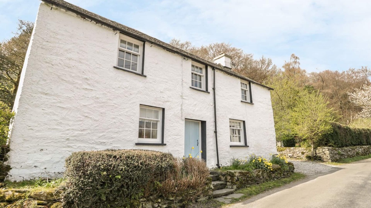 Penny Bridge Cottage | TOWN END FARMHOUSE, family friendly, with open fire in Newby Bridge