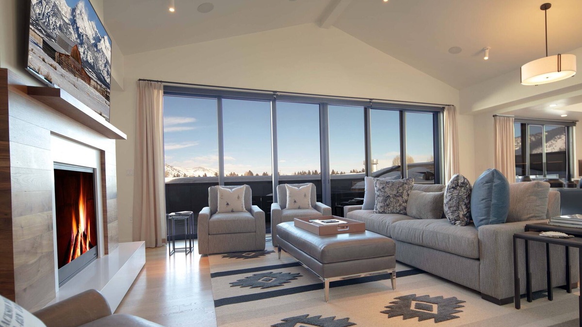 Jackson Condo | Town Hill Penthouse at Snow King. Deck,Hot Tub, A/C, Grill, Outdoor Fireplace