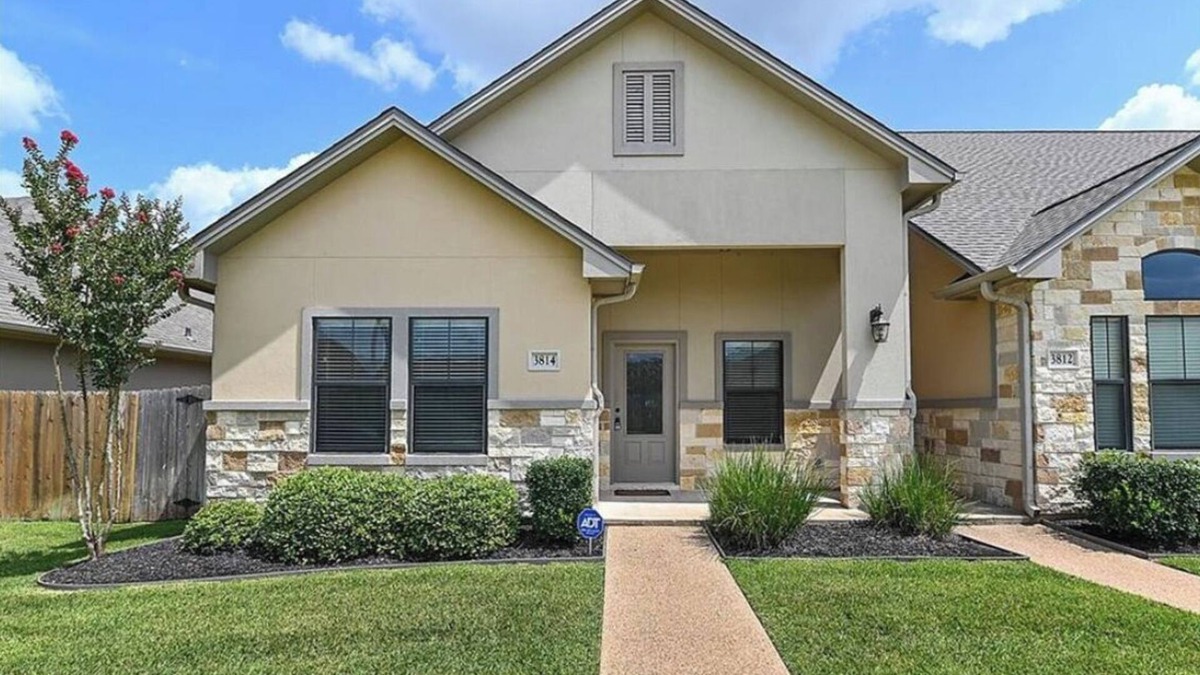 College Station House | Town Home 4.5 Miles From Texas A&M