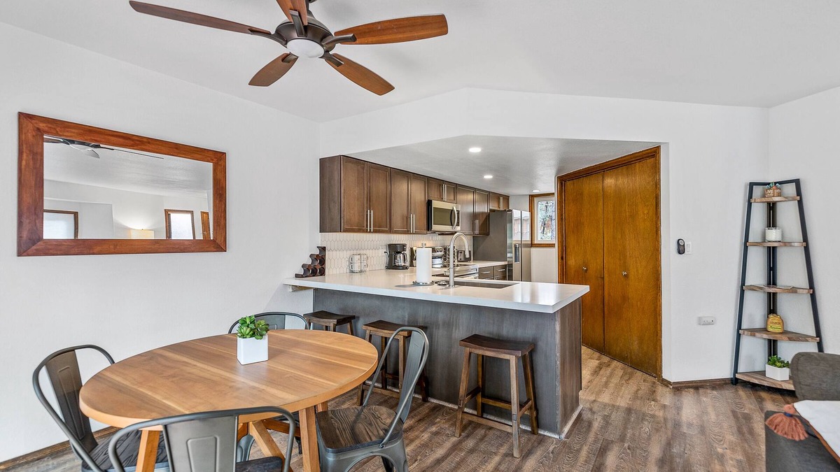 Flagstaff House | Town Home in the Pine Trees - Sleeps 5!