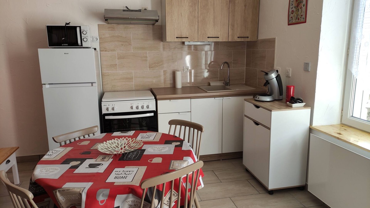 Loire - Vignobles et Nohain House | Town house with courtyard in Cosne sur Loire