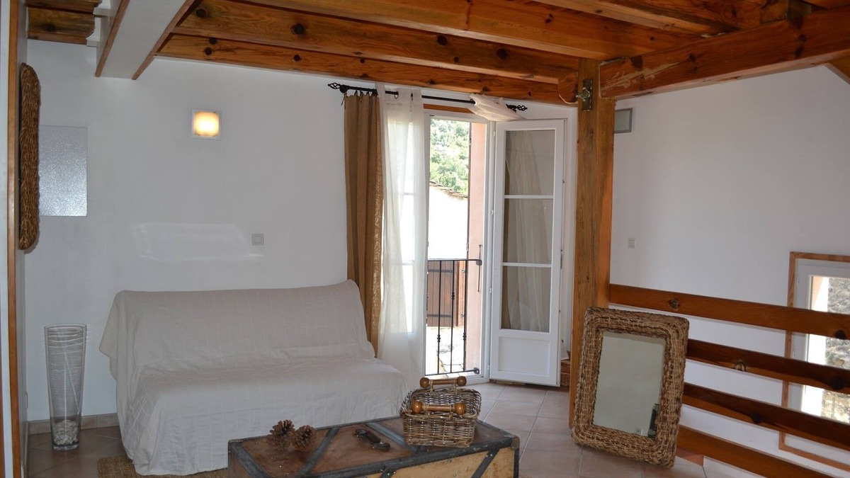Corte House | Town house 5 minutes' walk from town center and rivers.