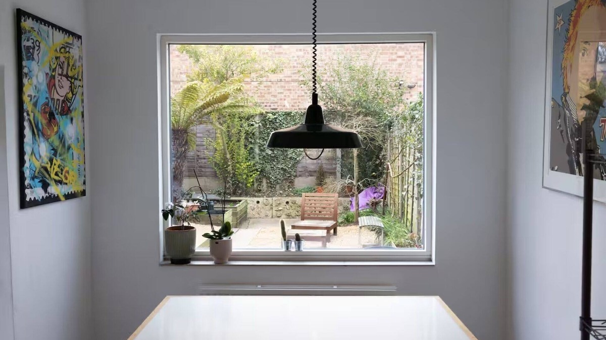 Bruce Grove House | Town House - Great Transport Links