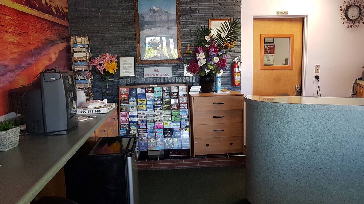Longview Hotel | Town House Motel Inc