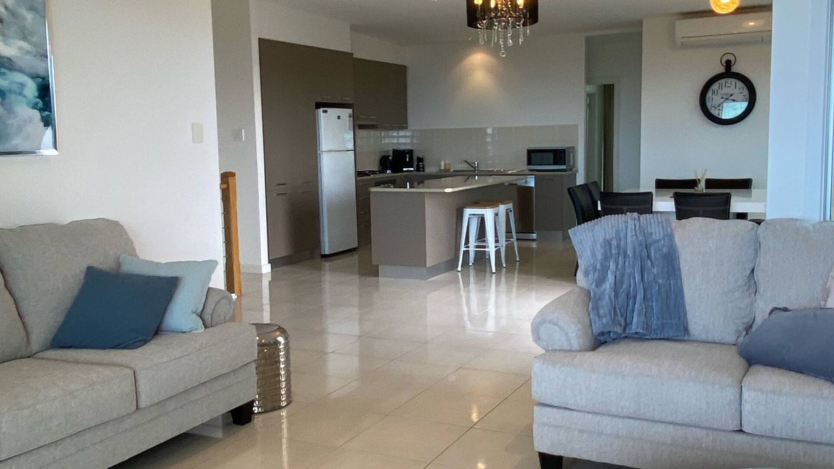 Moonta Bay House | Town house with Stunning Sea Views!