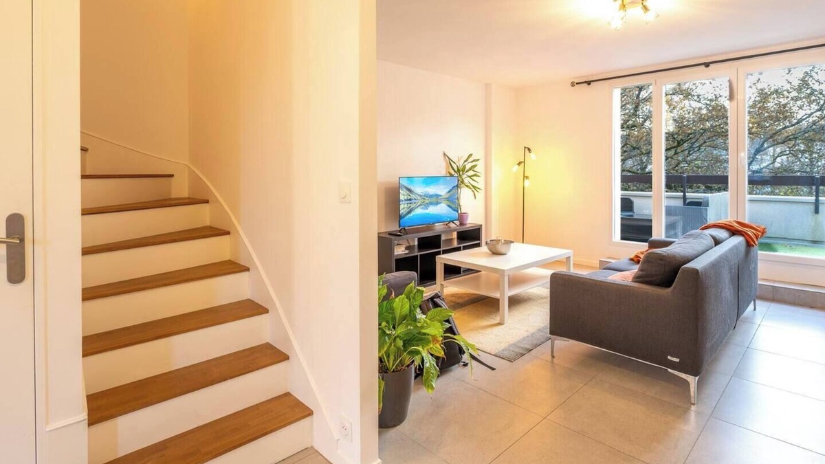 La Poterie House | Town house with terrace Near subway