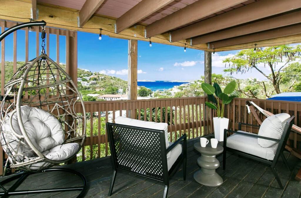 Estate Enighed Apartment | Town Walk, Beach Steps, Sea View
