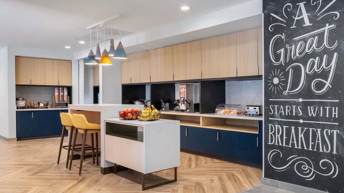 Brunswick Hotel | Towneplace Suites by Marriott Brunswick