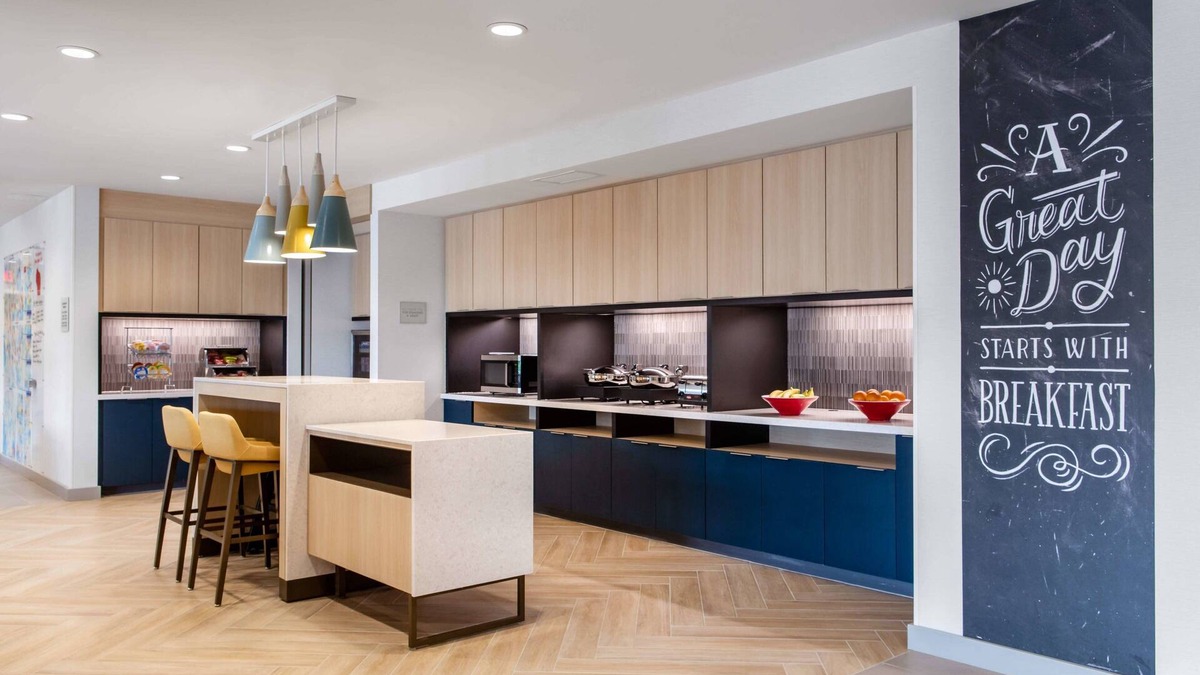 West Bend Hotel | TownePlace Suites by Marriott Milwaukee West Bend