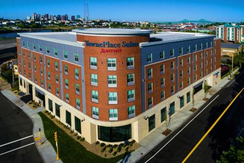 Chelsea Hotel | TownePlace Suites by Marriott Boston Logan Airport/Chelsea