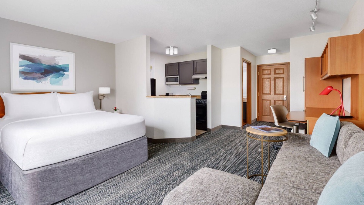 Horsham Hotel | Towneplace Suites by Marriott Horsham