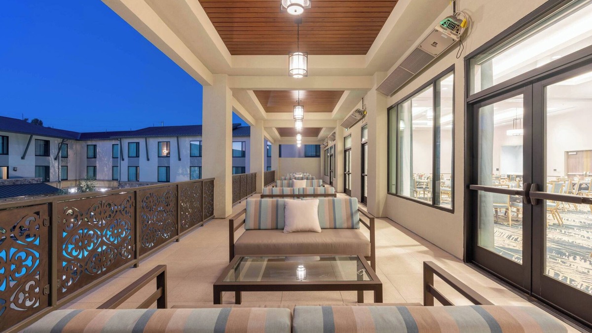 Agoura Hills Hotel | TownePlace Suites by Marriott Agoura Hills