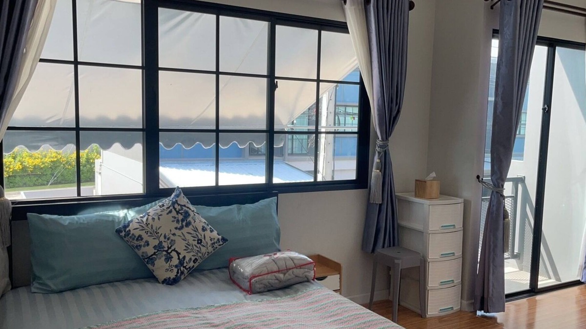 Pathum Thani House | Townhome in Suburbs of BKK, 3BR/3BA, Pool&Gym