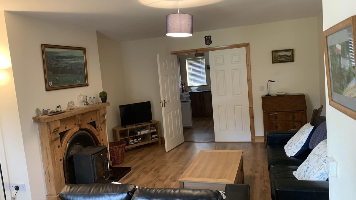 Manorhamilton House | Townhome Manorhamilton