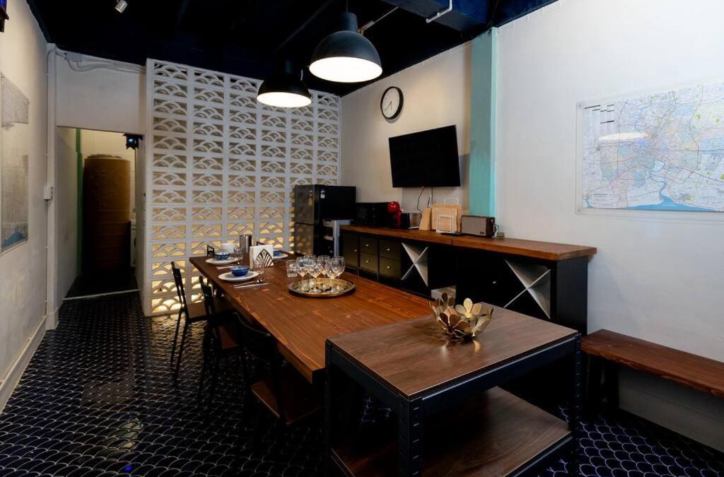 Yan Nawa House | Townhome w/workstation-2mins to food-fun-metro