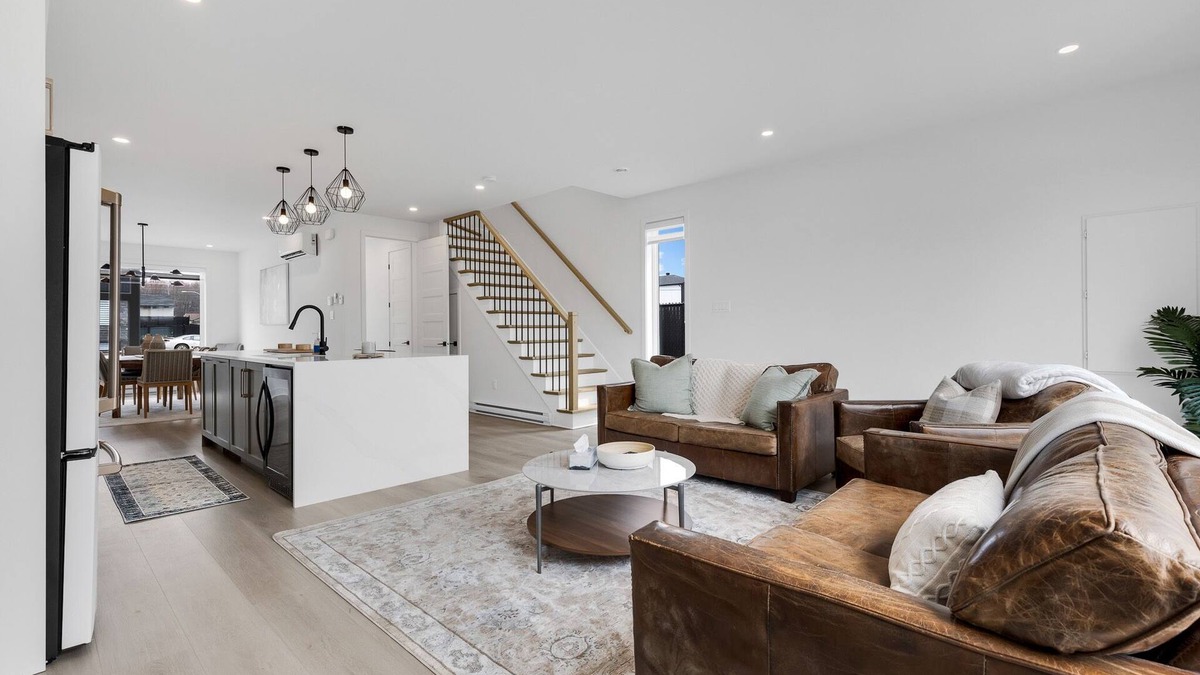 Mirabel House | Townhome with Spa in Mirabel -1