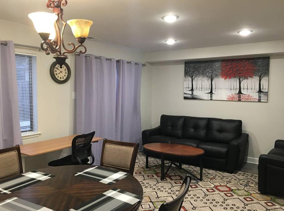 Greenbelt Apartment | Townhouse, 2 bdrm, 2.5 bthrm, 2 qn bds/2 levls