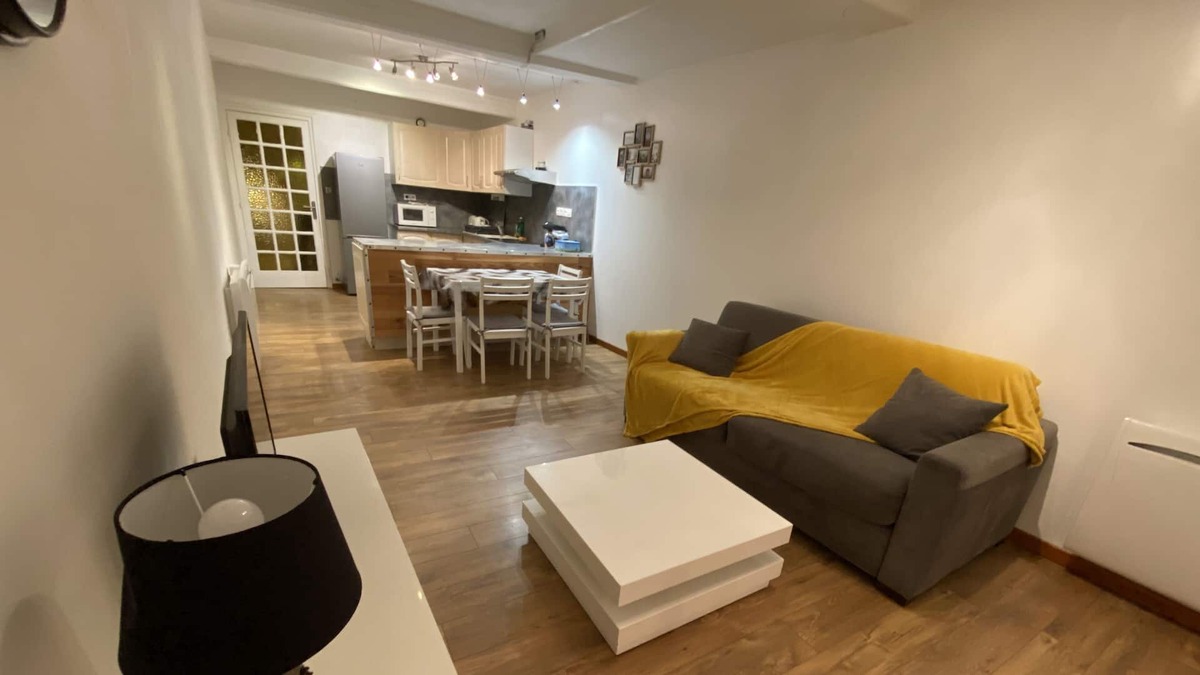 Tain-l'Hermitage House | Townhouse 74 m2, downtown tain l'hermitage