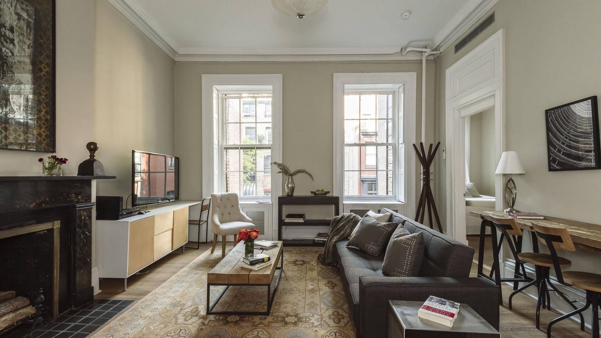 Greenwich Village Apartment | Townhouse Chic 1B/Quiet, with Washer/Drier, High Ceilings