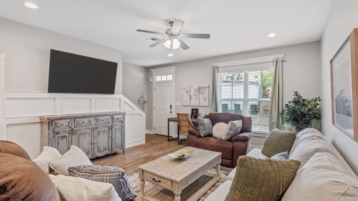 Lake Charles Apartment | Townhouse in Downtown Lake Charles