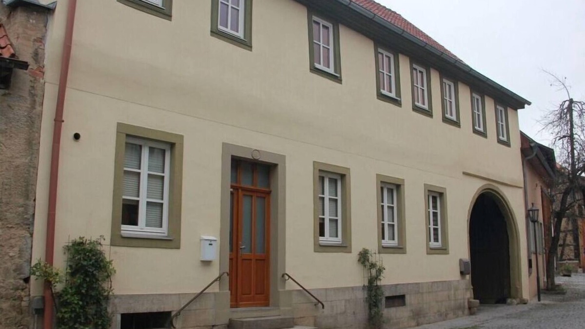 Mellrichstadt House | Townhouse Modern Retreat