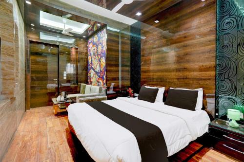 Kanpur Hotel | Townhouse Oak Swaroop Nagar