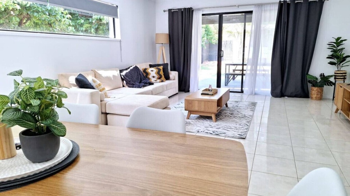 Shepparton South House | Townhouse on Greybox