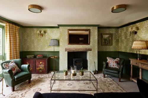 Malmesbury Apartment | Townhouse Suites- Abbey Row
