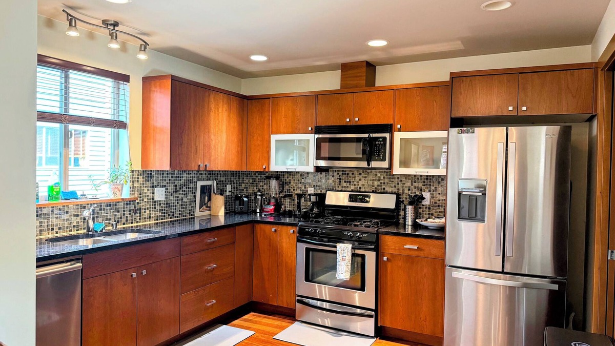 Seaview House | Townhouse West Seattle Abode!