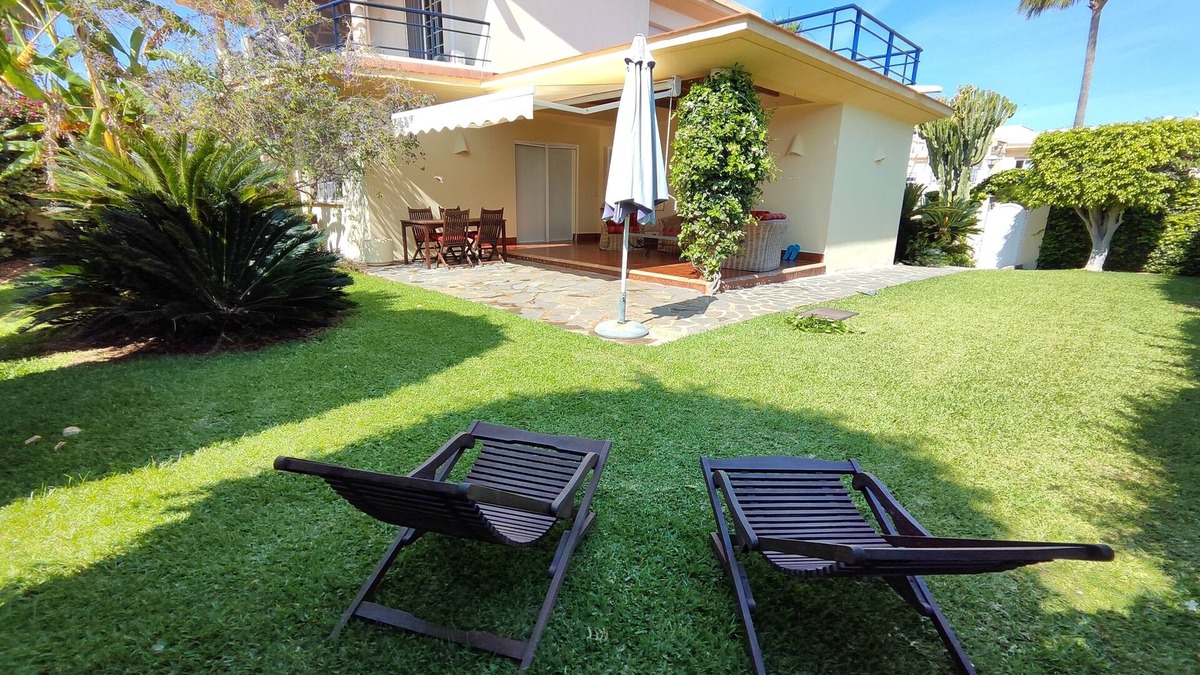 Puerto Rey House | Townhouse with garden, aacc, 300 meters from the beach.