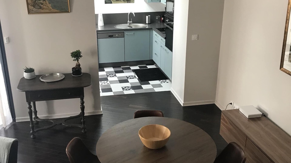 Perigueux House | Townhouse with garden in historic district
