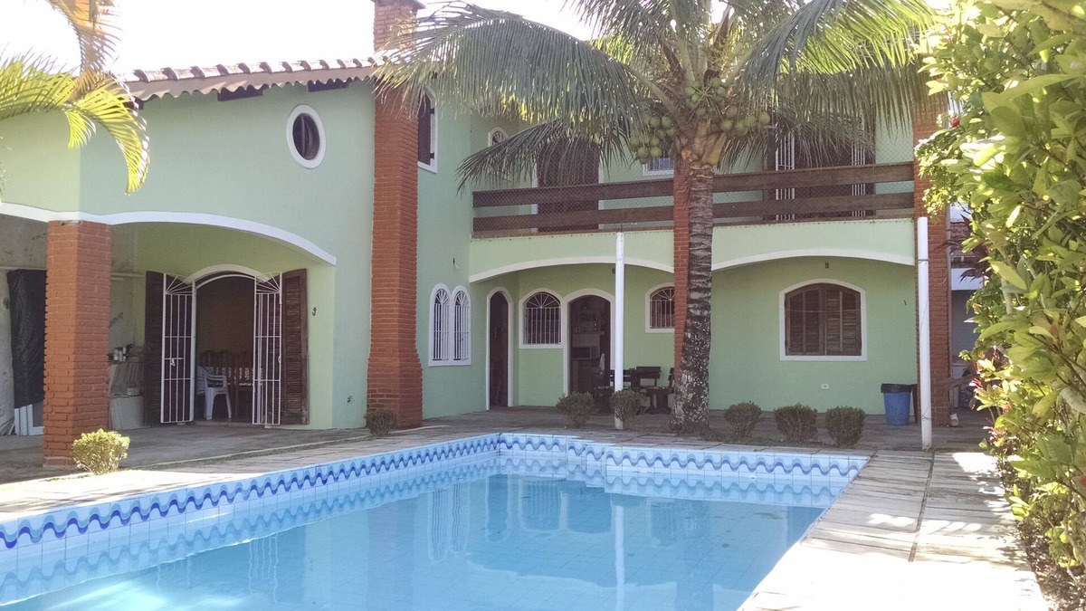 Balneario Arpoador House | Townhouse with pool 500 meters from the beach with free Wi-Fi and cable TV!
