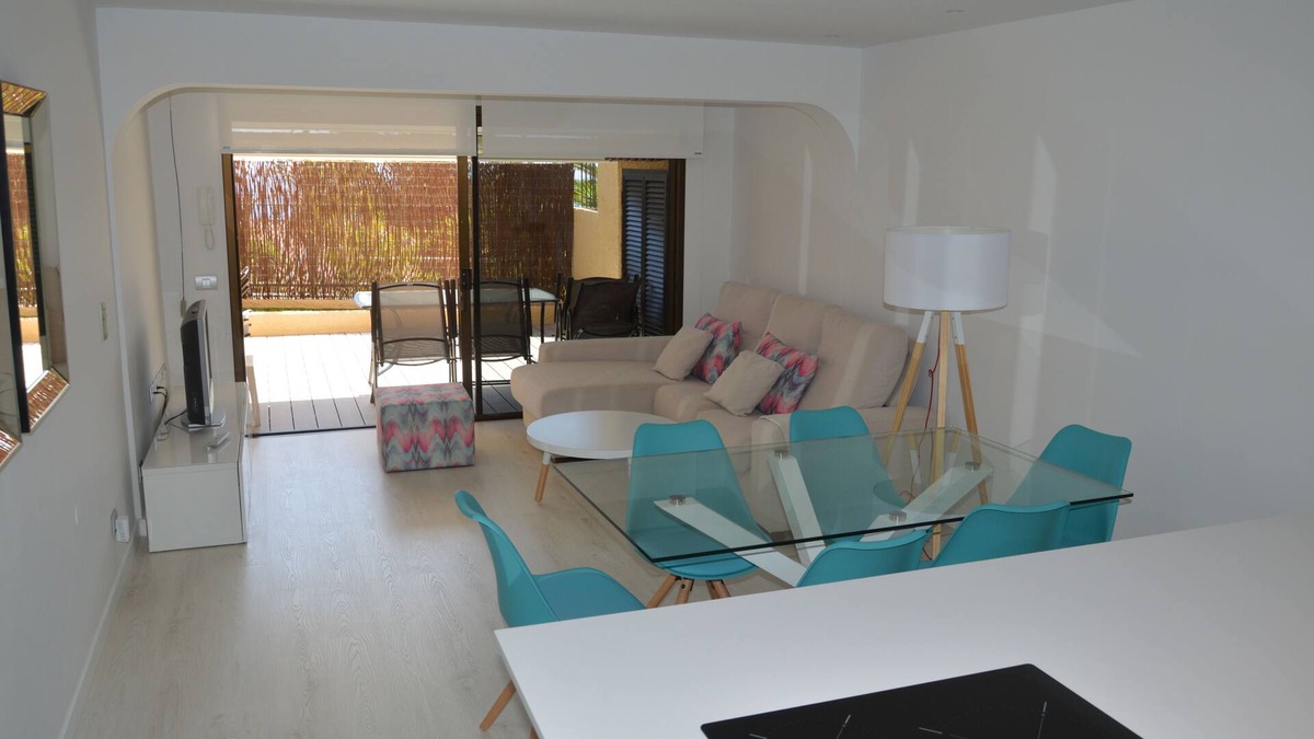 Radazul House | Townhouse with swimming pool and solarium. Newly refurbished