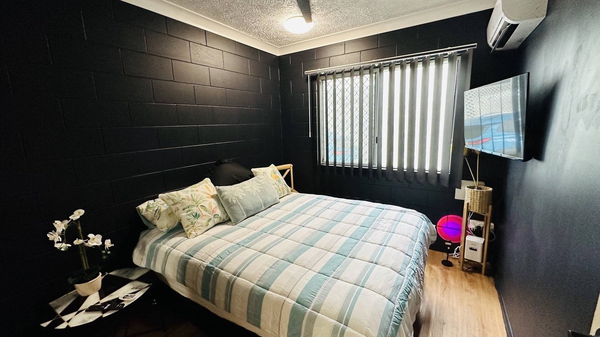 West End Apartment | TOWNSVILLE WEST END QLD n2 bedroom: fully furnished - saltwater pool in complex.