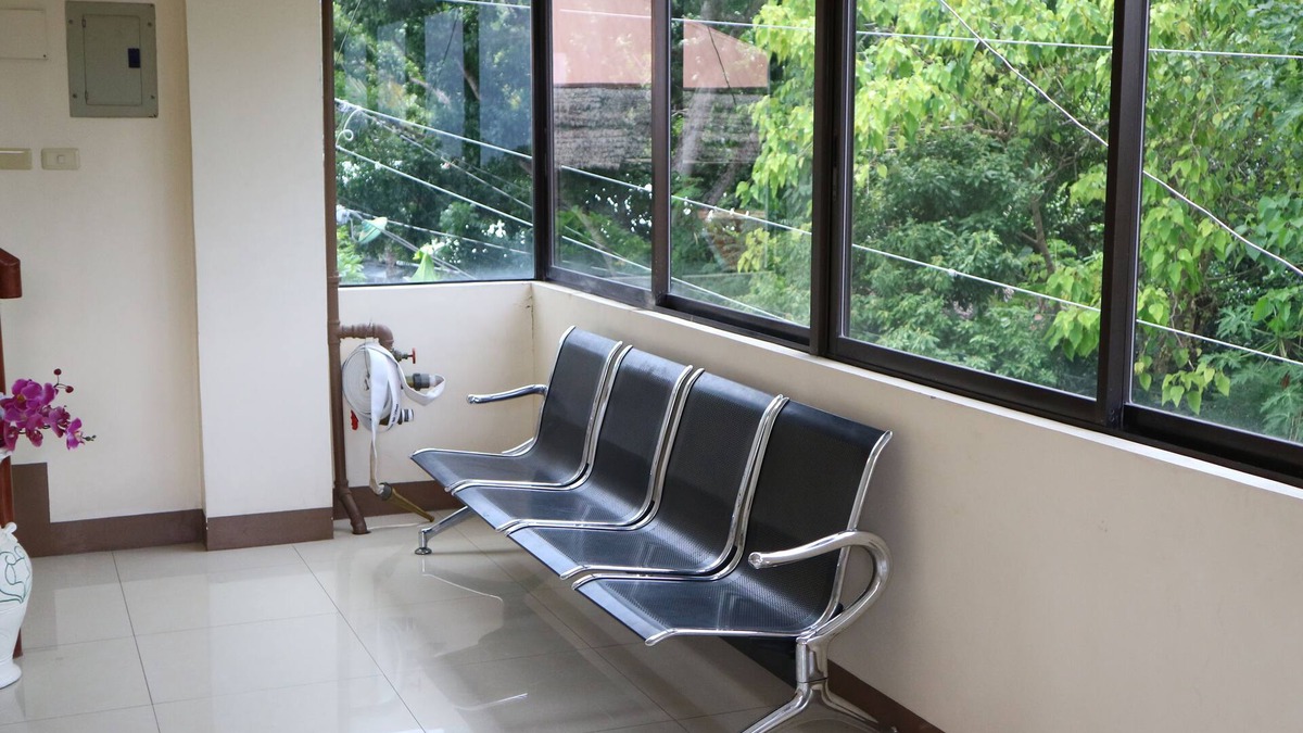 Larena Hotel | Townview Guest House