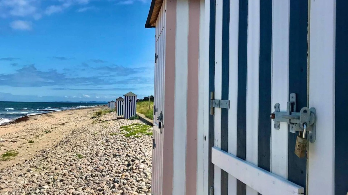 Rageleje Villa | Træhus ved Strand. TV Free House