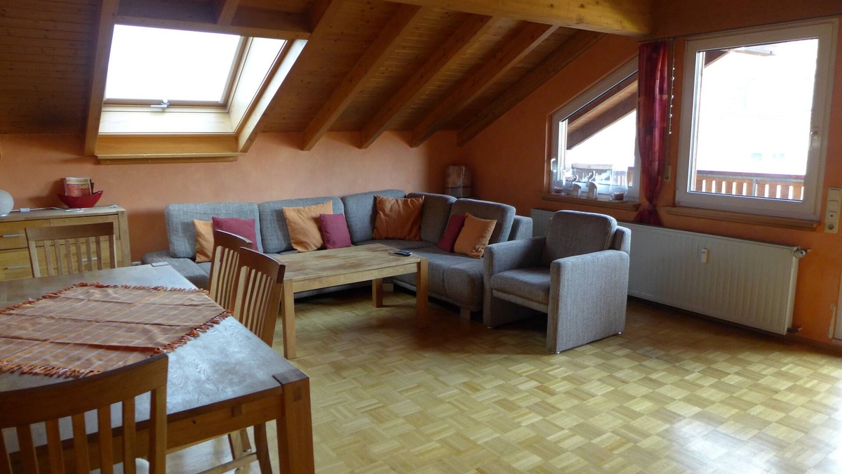 Leverkusen Apartment | Trade fair visitors Cologne/Dusseldorf: Spacious, quiet apartment close to the forest