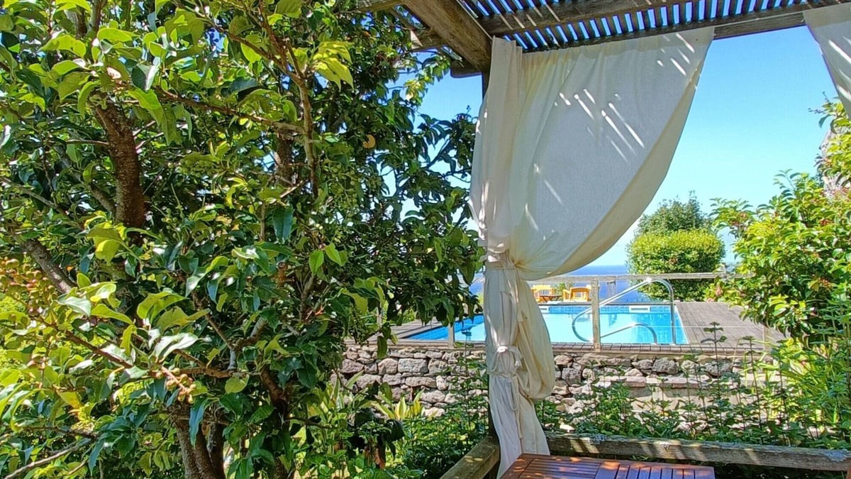 Nordestinho Cottage | TRADICAMPO-A ARRIBANA-RURAL HOUSE WITH NICE GARDEN SHARED POOL AND AMAZING VIEWS